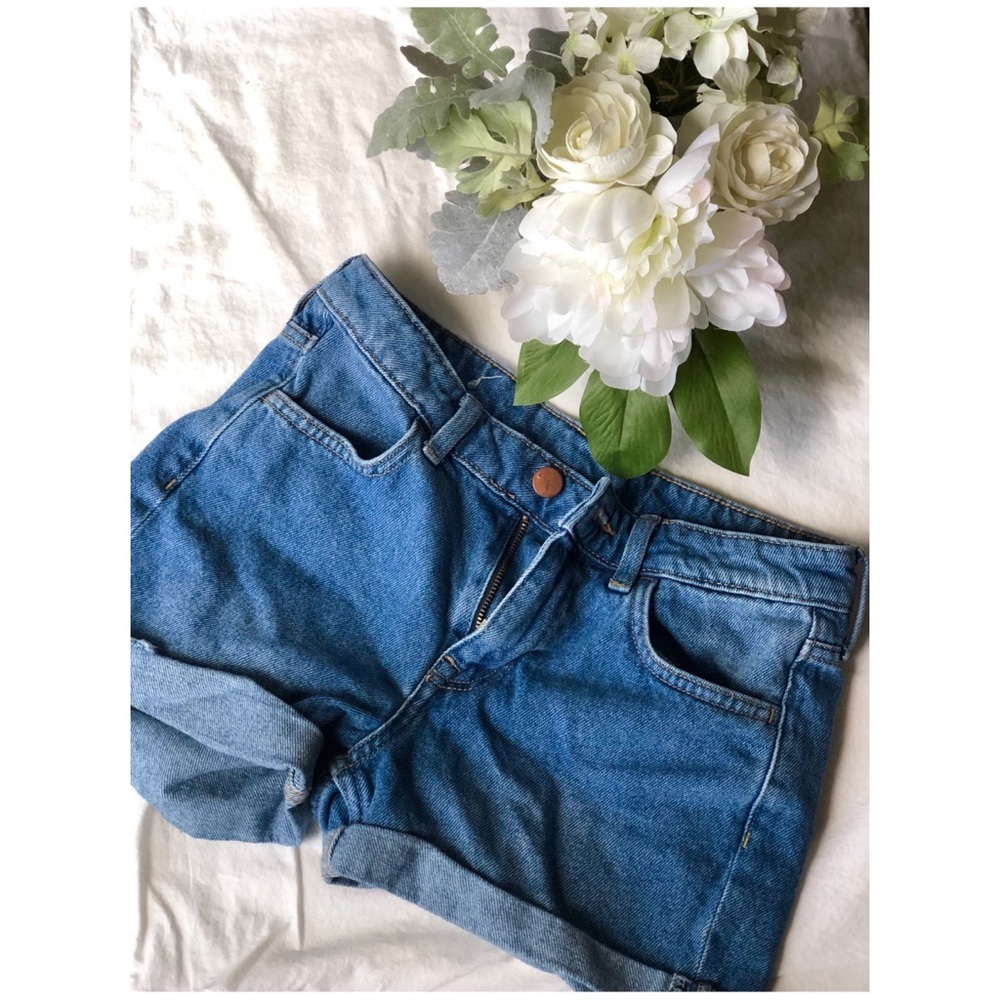 **𝐒𝐎𝐋𝐃** H&M Denim shorts